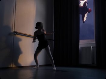 Movie still from “Mula B - Blokke Gepikt” (2024), directed by Folkert Verdoorn – Wide shot, Low angle