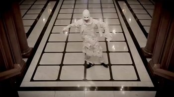 Movie still from “Jim Pressing & Stubenhacker - Was Anderes” (2014), directed by Sebastian Nevermann – Wide shot, Low angle