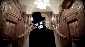 Movie still from “Jim Pressing & Stubenhacker - Was Anderes” (2014), directed by Sebastian Nevermann – Medium shot, Low angle