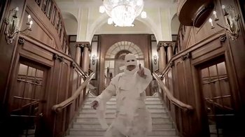 Movie still from “Jim Pressing & Stubenhacker - Was Anderes” (2014), directed by Sebastian Nevermann – Wide shot, Low angle