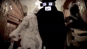Movie still from “Jim Pressing & Stubenhacker - Was Anderes” (2014), directed by Sebastian Nevermann – Medium shot, Low angle