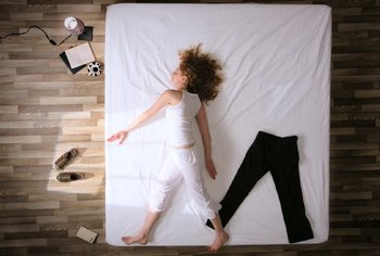 Movie still from “Oren Lavie - Her Morning Elegance” (2009), directed by Oren Lavie – Wide shot, Overhead angle