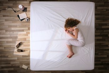 Movie still from “Oren Lavie - Her Morning Elegance” (2009), directed by Oren Lavie – Wide shot, Overhead angle