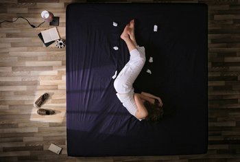 Movie still from “Oren Lavie - Her Morning Elegance” (2009), directed by Oren Lavie – Wide shot, Overhead angle