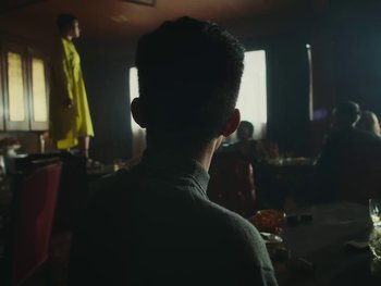 Movie still from “Elsa y Elmar - Corazones Negros” (2021), directed by Daniel Uribe – Medium shot, Low angle