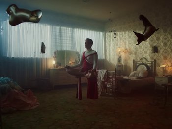 Movie still from “Elsa y Elmar - Corazones Negros” (2021), directed by Daniel Uribe – Wide shot, Low angle