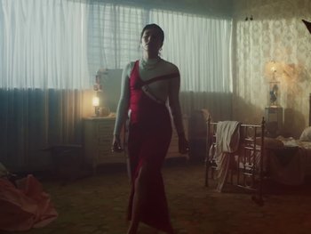 Movie still from “Elsa y Elmar - Corazones Negros” (2021), directed by Daniel Uribe – Medium shot, Low angle