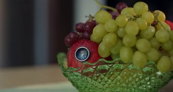Movie still from “Maisie Peters - Psycho” (2021), directed by LOUIS BHOSE – Extreme Close Up shot, Overhead angle