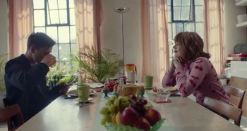 Movie still from “Maisie Peters - Psycho” (2021), directed by LOUIS BHOSE – Medium shot, Over the shoulder angle