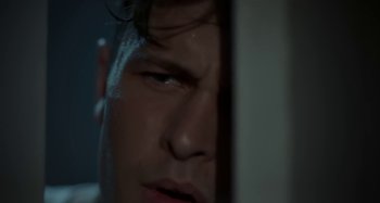 Movie still from “Maisie Peters - Psycho” (2021), directed by LOUIS BHOSE – Extreme Close Up shot, Low angle
