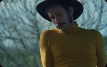 Movie still from “Banani - Estás Acabado” (2021), directed by Carles Pons Altimira – Close Up shot, Low angle