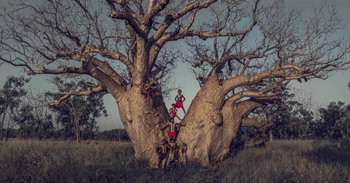 Movie still from “Jimmy Nelson - Blink. And they’re gone” (2018) – Extreme Wide shot, Low angle