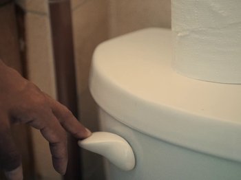 Movie still from “Blue Wilson - Underwater Dance” (2021), directed by Gabriel Jace Long – Extreme Close Up shot, High angle