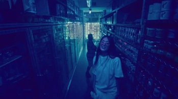 Movie still from “Park Hye Jin - Let’s Sing Let’s Dance” (2021), directed by Kevin Lombardo – Medium shot, Low angle
