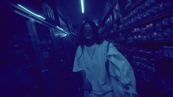 Movie still from “Park Hye Jin - Let’s Sing Let’s Dance” (2021), directed by Kevin Lombardo – Medium shot, Low angle