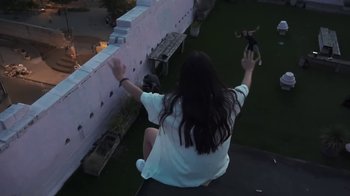 Movie still from “Park Hye Jin - Let’s Sing Let’s Dance” (2021), directed by Kevin Lombardo – Wide shot, Low angle