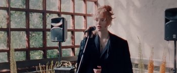 Movie still from “Froukje - Niets Tussen” (2021), directed by Cas Mulder – Medium shot, Low angle