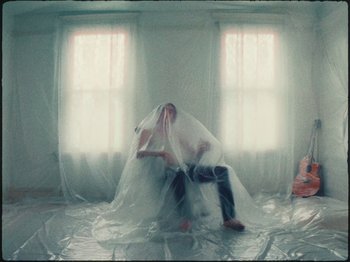 Movie still from “Ben Zaidi - Ben Zaidi’s Blues” (2021), directed by Evers Pund – Wide shot, Overhead angle