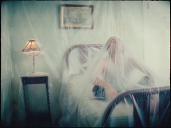 Movie still from “Ben Zaidi - Ben Zaidi’s Blues” (2021), directed by Evers Pund – Medium shot, Overhead angle