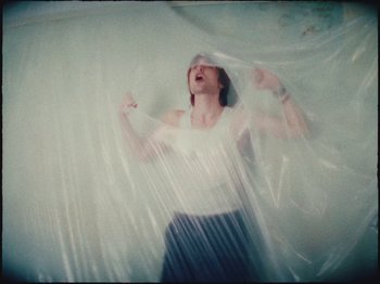 Movie still from “Ben Zaidi - Ben Zaidi’s Blues” (2021), directed by Evers Pund – Medium shot, Overhead angle
