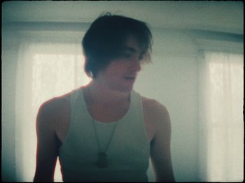 Movie still from “Ben Zaidi - Ben Zaidi’s Blues” (2021), directed by Evers Pund – Medium shot, Low angle