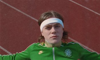 Movie still from “Earl Elliot - Training for a Marathon” (2021), directed by Danny Griffioen – Close Up shot, Low angle