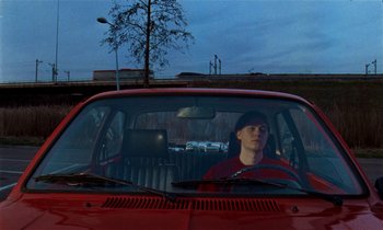 Movie still from “Earl Elliot - Training for a Marathon” (2021), directed by Danny Griffioen – Medium shot, Low angle