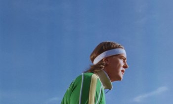 Movie still from “Earl Elliot - Training for a Marathon” (2021), directed by Danny Griffioen – Close Up shot, Low angle