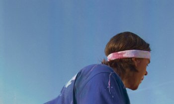 Movie still from “Earl Elliot - Training for a Marathon” (2021), directed by Danny Griffioen – Close Up shot, Low angle