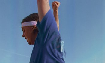 Movie still from “Earl Elliot - Training for a Marathon” (2021), directed by Danny Griffioen – Close Up shot, Low angle