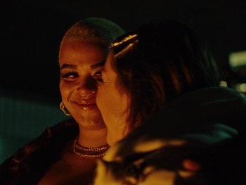Movie still from “I M U R - Case of You” (2021), directed by Sebastian Hill-Esbrand – Close Up shot, Over the shoulder angle