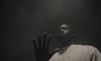 Movie still from “Nana - LA Times” (2020), directed by Andrew Litten – Close Up shot, Low angle