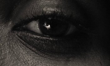Movie still from “Nana - LA Times” (2020), directed by Andrew Litten – Extreme Close Up shot, Overhead angle