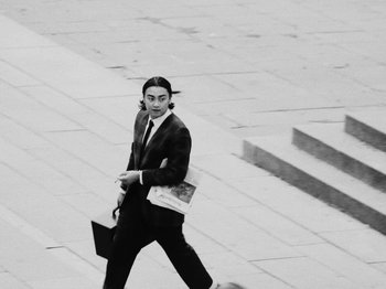 Movie still from “Bloodroot - Audrey” (2020), directed by Kyle Murdoch – Medium shot, Low angle