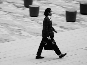 Movie still from “Bloodroot - Audrey” (2020), directed by Kyle Murdoch – Wide shot, Low angle