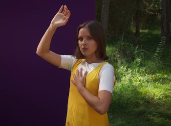 Movie still from “Carlota Flâneur - Generation of the Young Flesh” (2020), directed by Carles Pons Altimira – Medium shot, Low angle