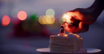 Movie still from “Amanda Sum - Groupthink” (2020), directed by Mayumi Yoshida – Extreme Close Up shot, High angle