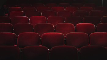 Movie still from “Dent May - I Could Use A Miracle” (2020), directed by Nathan Castiel – Extreme Wide shot, High angle