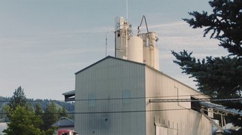Movie still from “Dent May - I Could Use A Miracle” (2020), directed by Nathan Castiel – Extreme Wide shot, Low angle