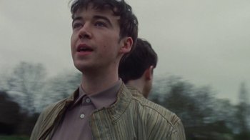 Movie still from “Declan McKenna - The Key to Life on Earth” (2020), directed by Will Hooper – Close Up shot, Low angle