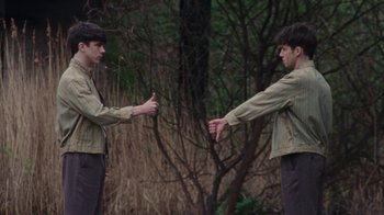 Movie still from “Declan McKenna - The Key to Life on Earth” (2020), directed by Will Hooper – Medium shot, Overhead angle