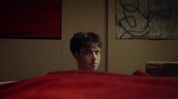 Movie still from “Declan McKenna - The Key to Life on Earth” (2020), directed by Will Hooper – Close Up shot, High angle