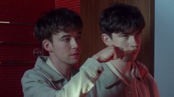 Movie still from “Declan McKenna - The Key to Life on Earth” (2020), directed by Will Hooper – Close Up shot, Over the shoulder angle