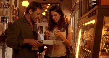Movie still from “Vicky Cristina Barcelona” (2008), directed by Woody Allen – Medium shot, Over the shoulder angle