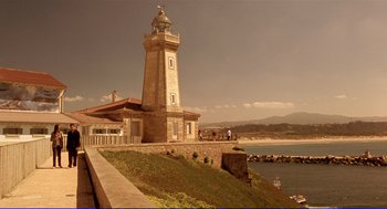 Movie still from “Vicky Cristina Barcelona” (2008), directed by Woody Allen – Extreme Wide shot, High angle