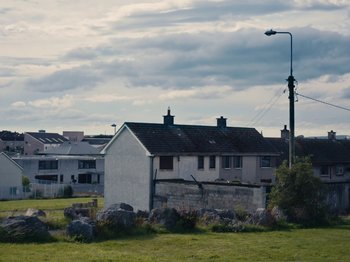 Movie still from “Willzee & delush - Dear Friend II” (2020), directed by Dave O’Carroll – Extreme Wide shot, Low angle