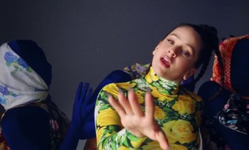 Movie still from “Rosalía & Ozuna - Yo x Ti, Tu x Mi” (2019), directed by Pasqual Gutierrez – Medium shot, Low angle