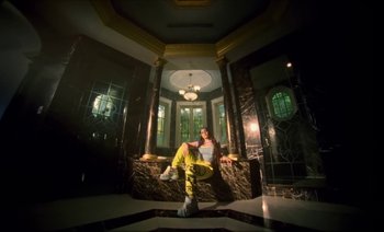 Movie still from “Rosalía & Ozuna - Yo x Ti, Tu x Mi” (2019), directed by Pasqual Gutierrez – Wide shot, Low angle