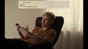 Movie still from “Elias Hurtig - Är du dum” (2019), directed by Karim Fakih – Medium shot, Over the shoulder angle