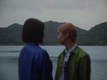 Movie still from “Kite Park - Bongo” (2019), directed by Danny Griffioen – Medium shot, Low angle